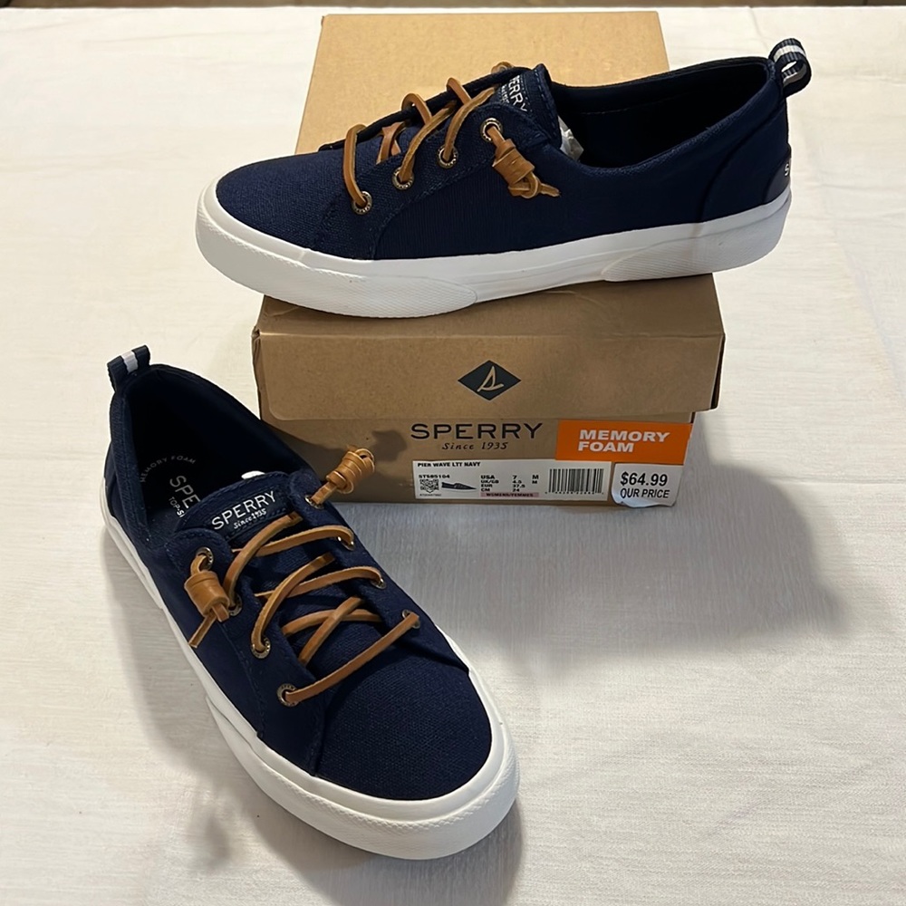 Sperry Memory Foam Sneakers Women size 7 - NWT